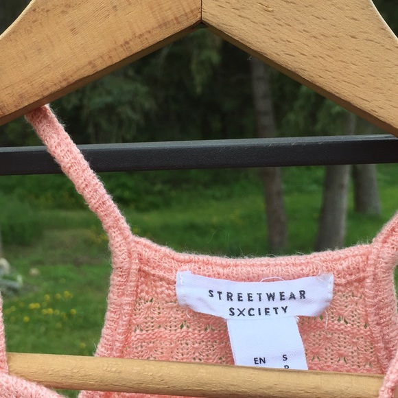 Crochet Halter Crop Top - Picture 2 of 3